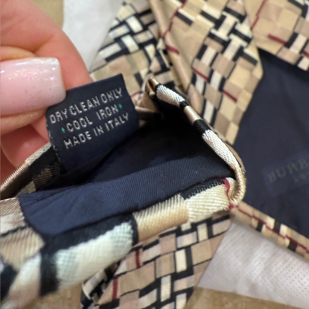 Burberry London plaid and checks print classic mens tie - Picture 6 of 11